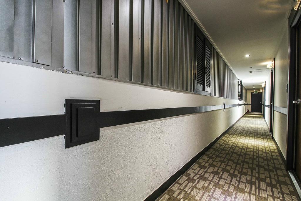 Pearl Hotel *